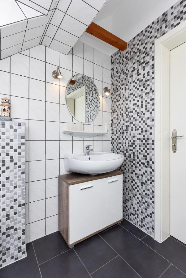 Ferienwohnungen Im Haus Friesische Weite Schillig Esterno foto